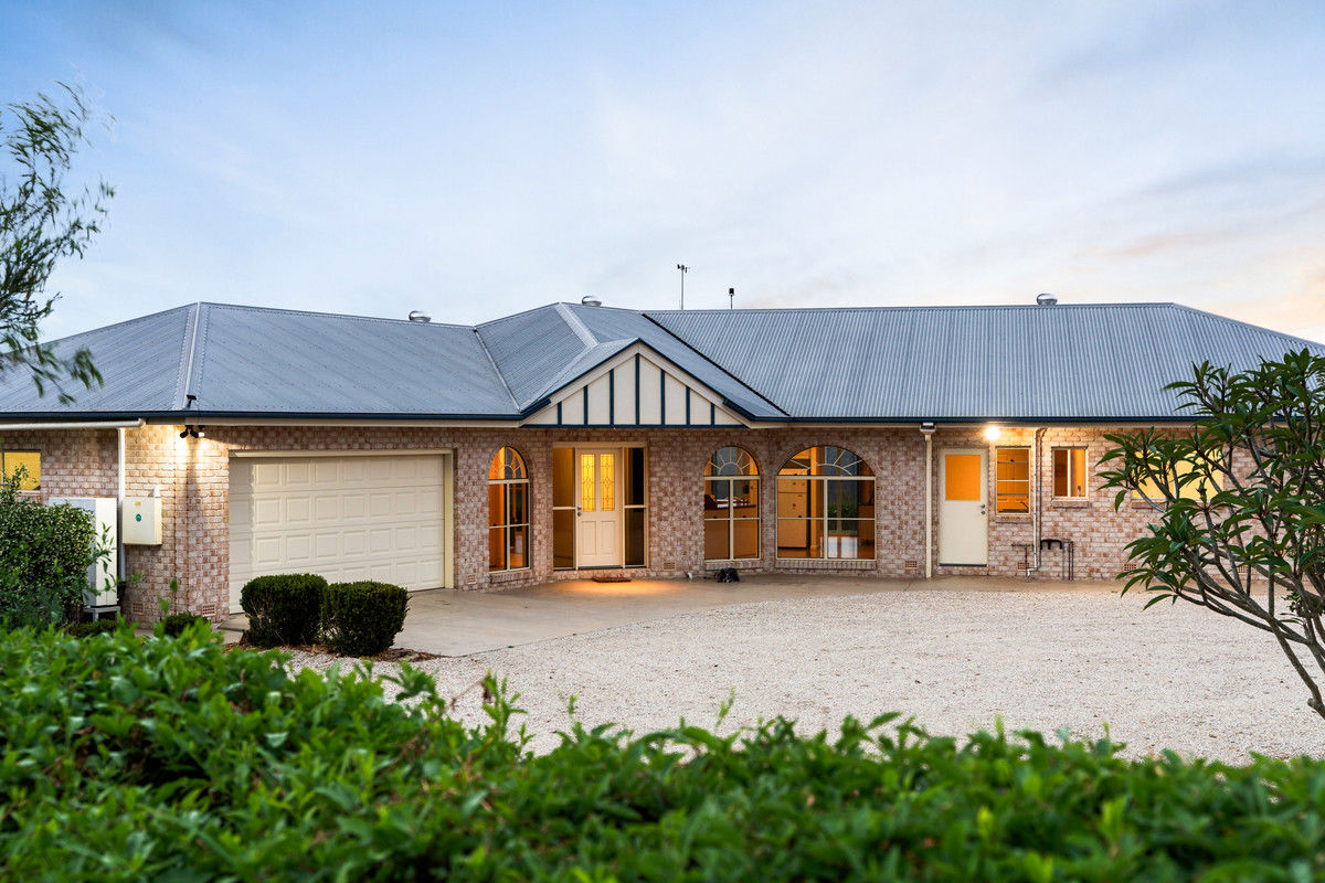 189 Priors Road Rockmount QLD 4344