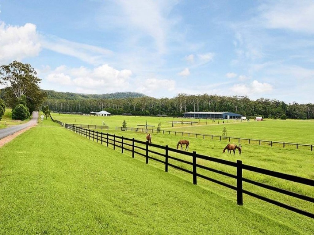 135 Burtons Road Bridges Qld 4561