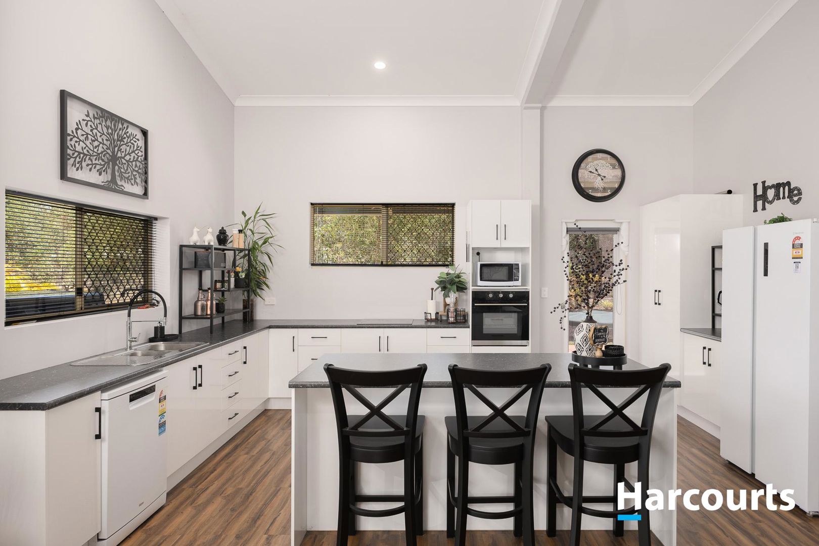 20 Windsong Avenue Redridge QLD 4660