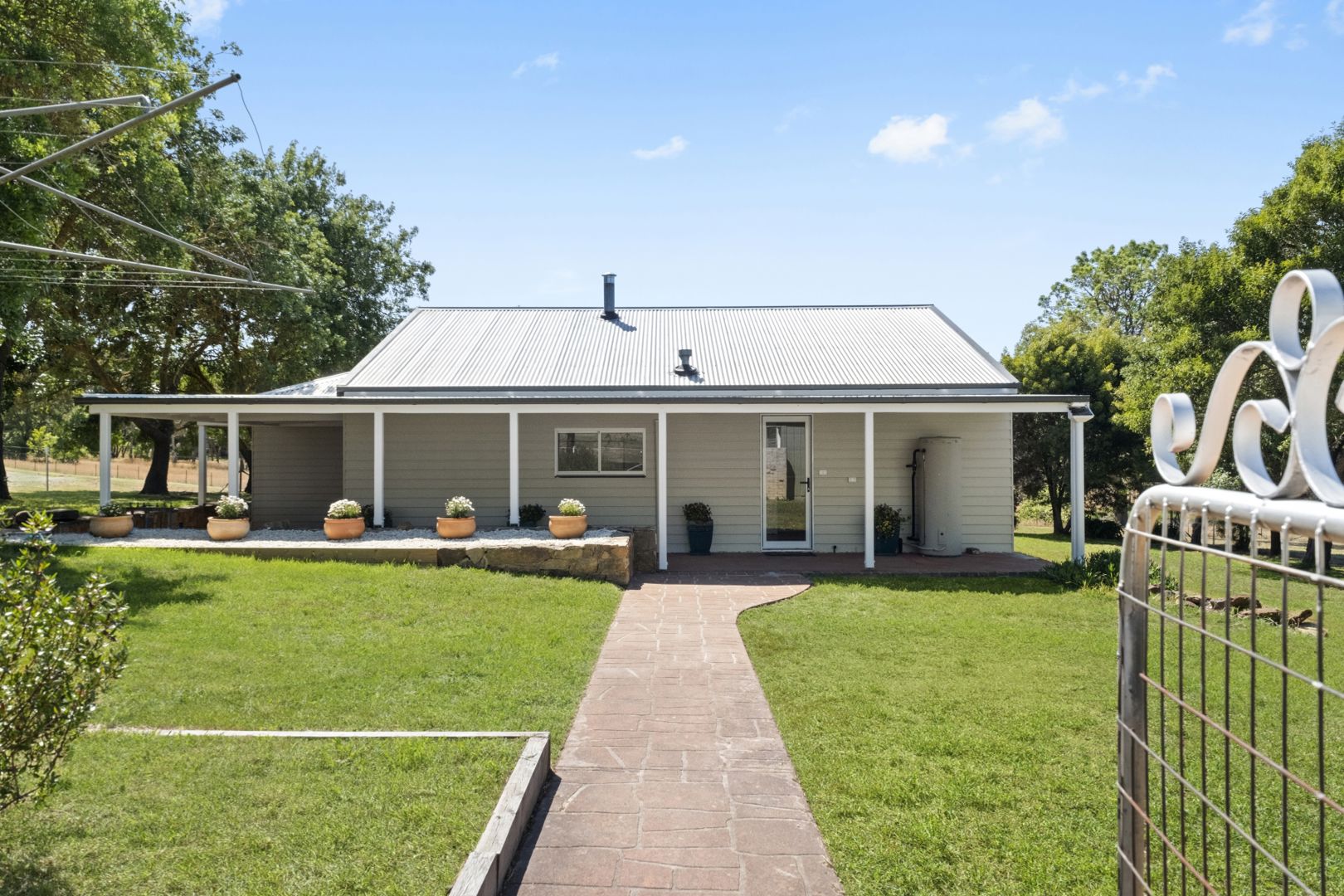 1 Simms Lane Parkesbourne NSW 2580