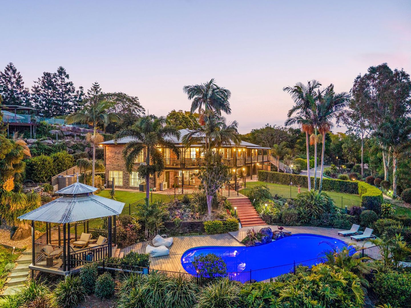 20 Leatherwood Place Brookfield QLD 4069