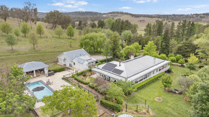 "Araluen"  New England Highway Armidale NSW 2350