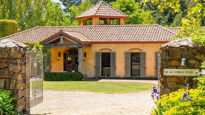 24 Stanley Road Stanley VIC 3747