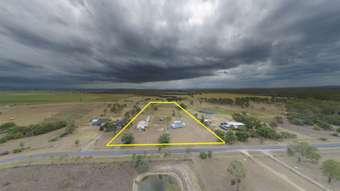 Farm Property for Sale - 16 Topaz Crescent Lockyer Waters QLD 4311