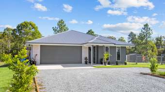 Farm Property for Sale - 32 Coolgardie Crescent Veteran QLD 4570