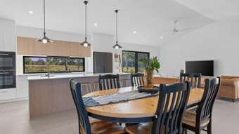 Farm Property for Sale - 15 Slater Street Oakhurst QLD 4650