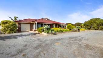 Farm Property for Sale - 91 Songvaar Road Port Victoria SA 5573