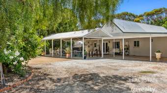 Farm Property for Sale - 8 The Avenue Waikerie SA 5330