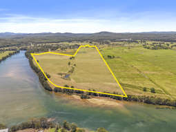 8 Glenduart Grove Moruya NSW 2537