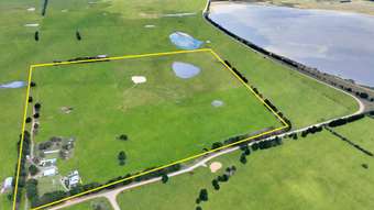 Farm Property for Sale - 4 Rotherwood Road Lake Bathurst NSW 2580