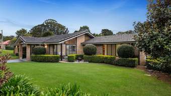 Farm Property for Sale - 3 Fairway Crescent Middle Ridge QLD 4350